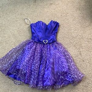 Purple sleeveless dress